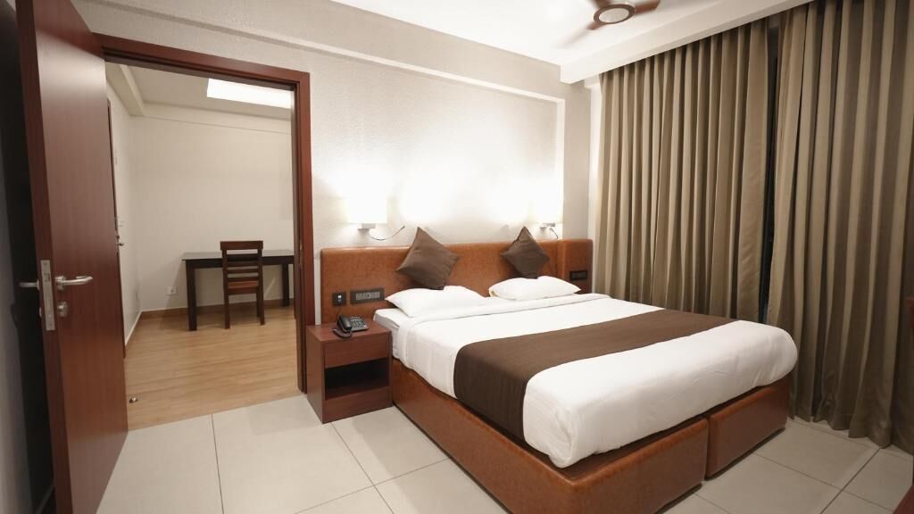 Desk, laptop workspace, free WiFi