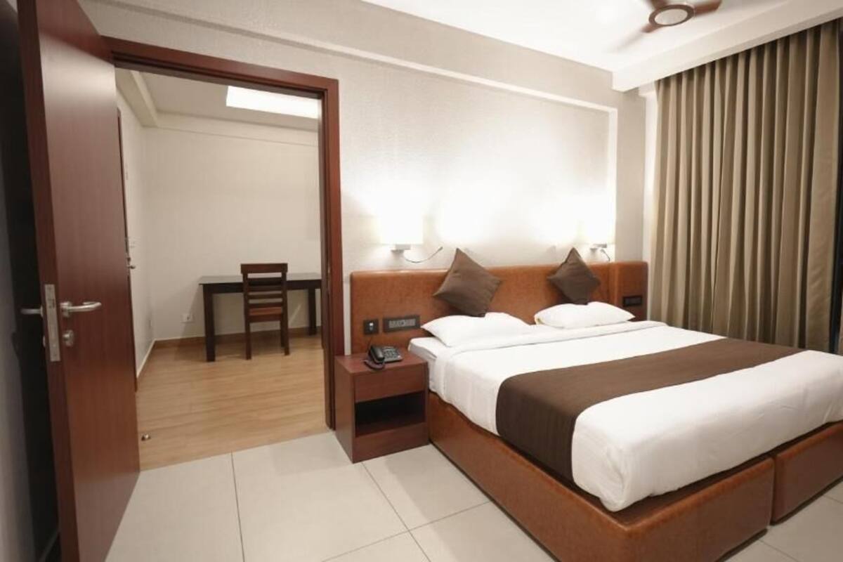 Desk, laptop workspace, free WiFi