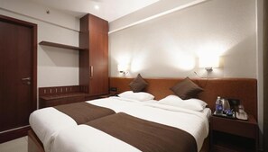 Deluxe Double Room, Balcony | Desk, laptop workspace, free WiFi - AS Suites (Kanayannur)
