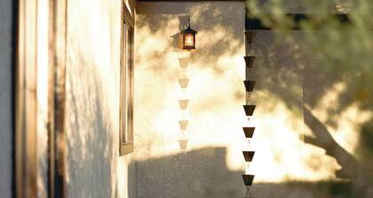 Desert Dreams Hacienda - Hot Tub, Firepit & 15 min to JTNP