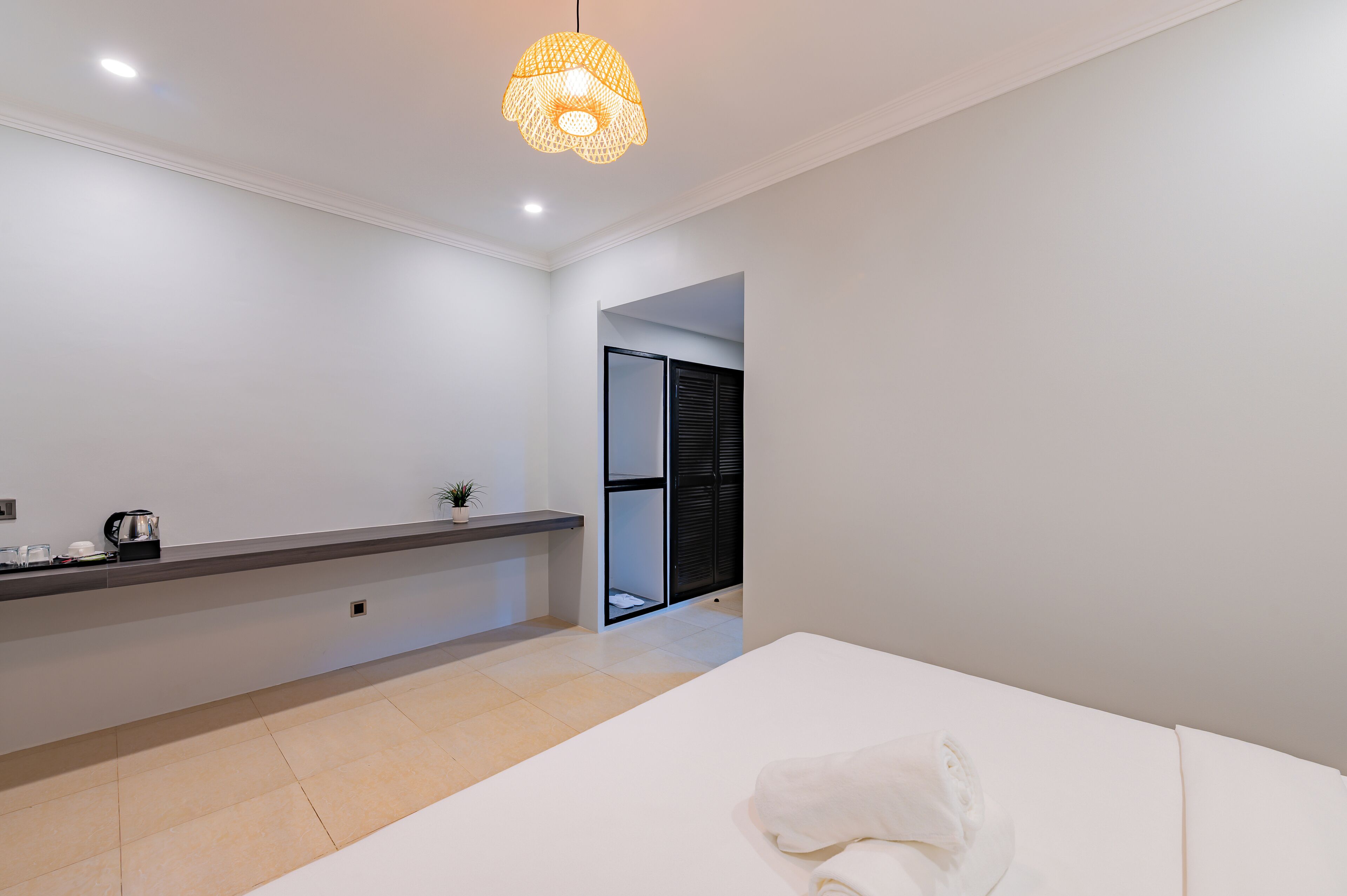 Caja de seguridad en la habitación y sistema de insonorización 