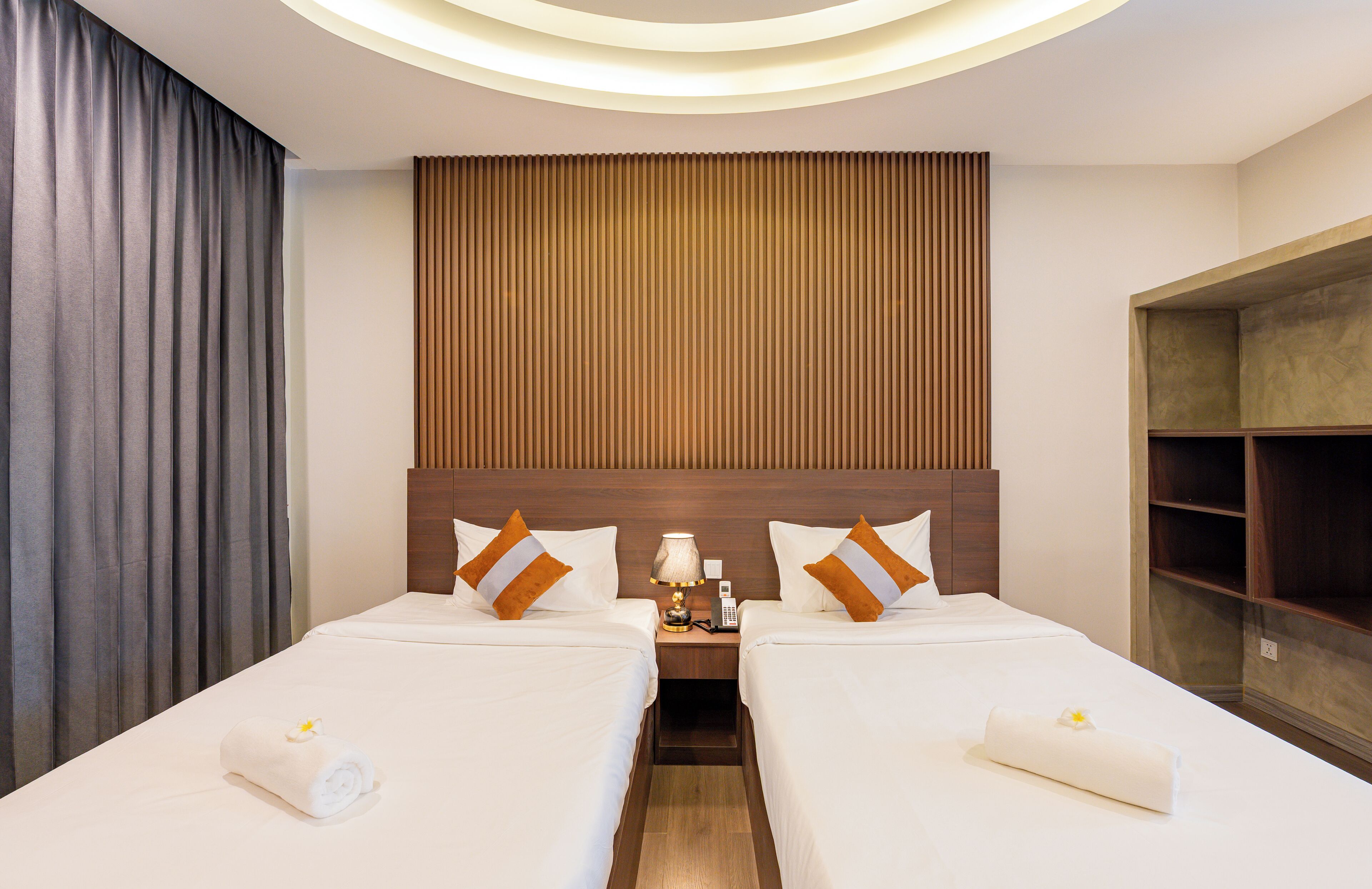 Caja de seguridad en la habitación y sistema de insonorización 