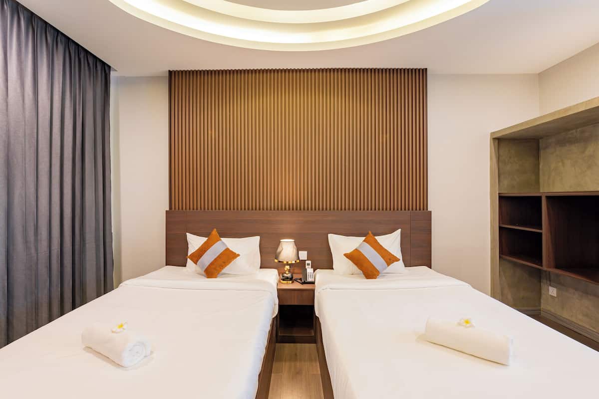 Caja de seguridad en la habitación y sistema de insonorización