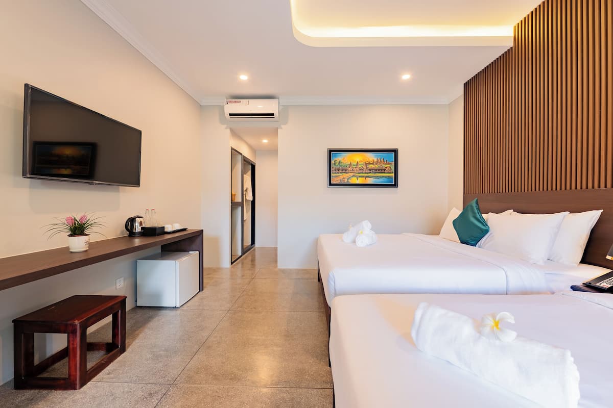 Caja de seguridad en la habitación y sistema de insonorización