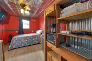 1 bedroom, iron/ironing board, Internet, bed sheets