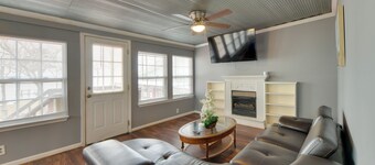 Lake Views + Dock Access: Georgetown Group Getaway