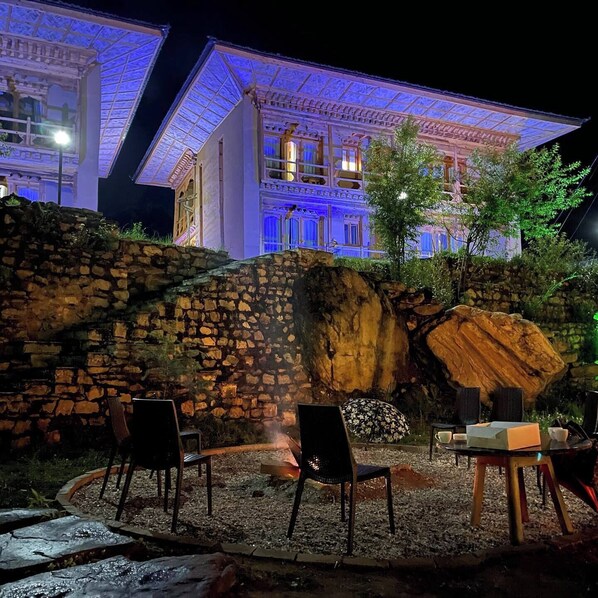 Outdoor dining - Sonam Zhidhey Resort (Naktsang)