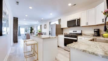 Fridge, microwave, stovetop, dishwasher