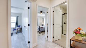 3 bedrooms, internet, bed sheets