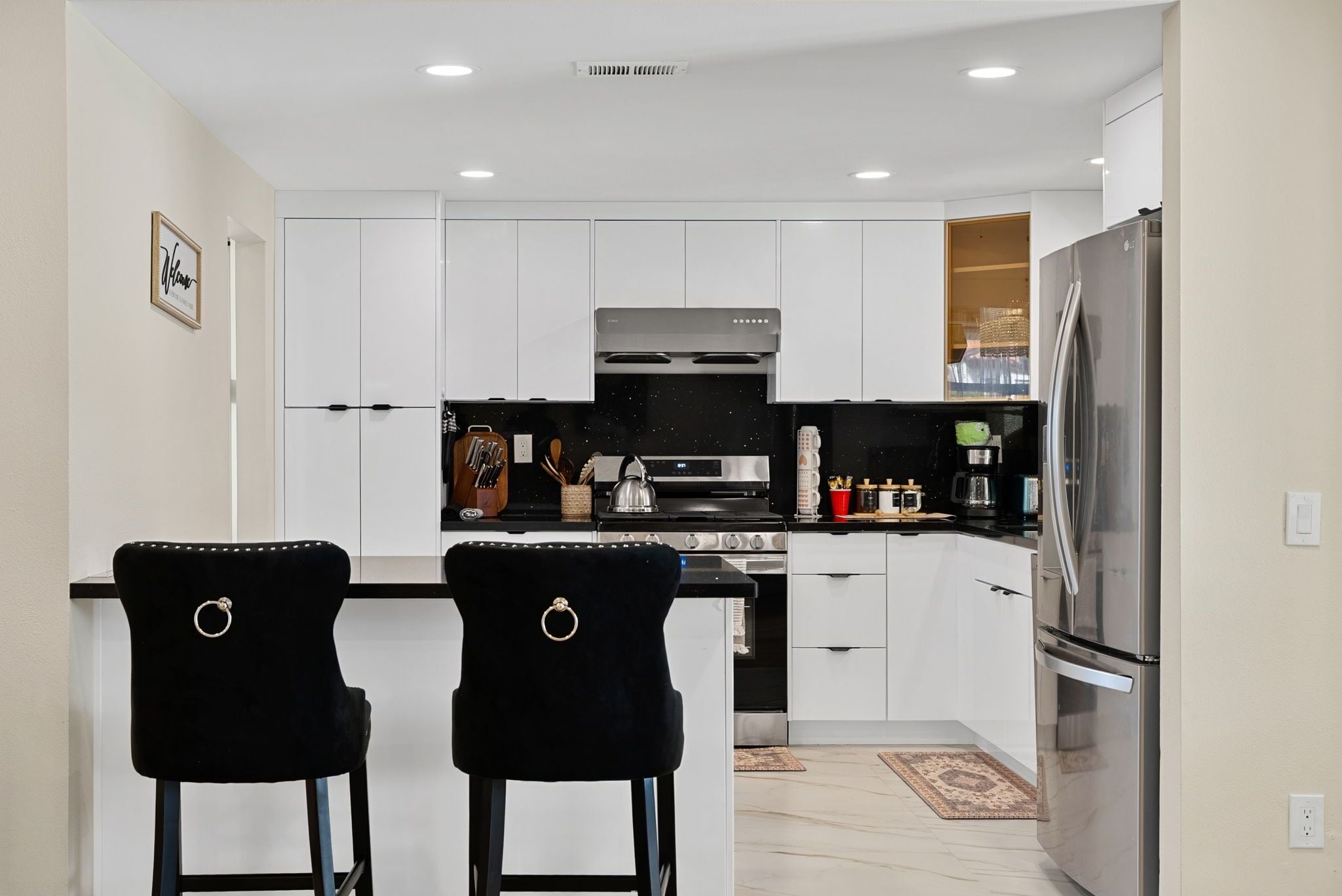 Fridge, microwave, oven, stovetop