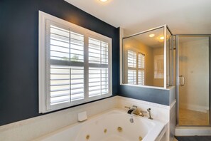 Hair dryer, towels - Waterfront Fun! Cape Coral Home w/ Heated Pool (Cape Coral)