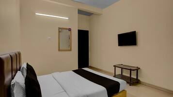 1 bedroom, iron/ironing board