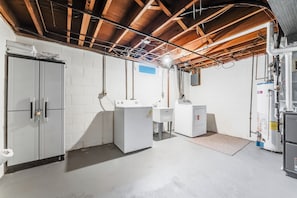 Interior - 5 min to WV University Entire Home (Morgantown)