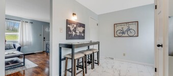 5 min to WV University Entire Home