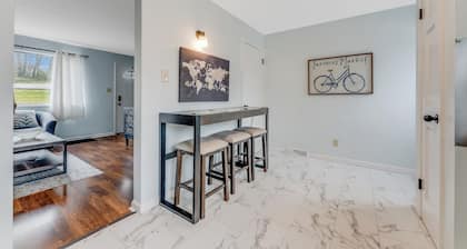 5 min to WV University Entire Home