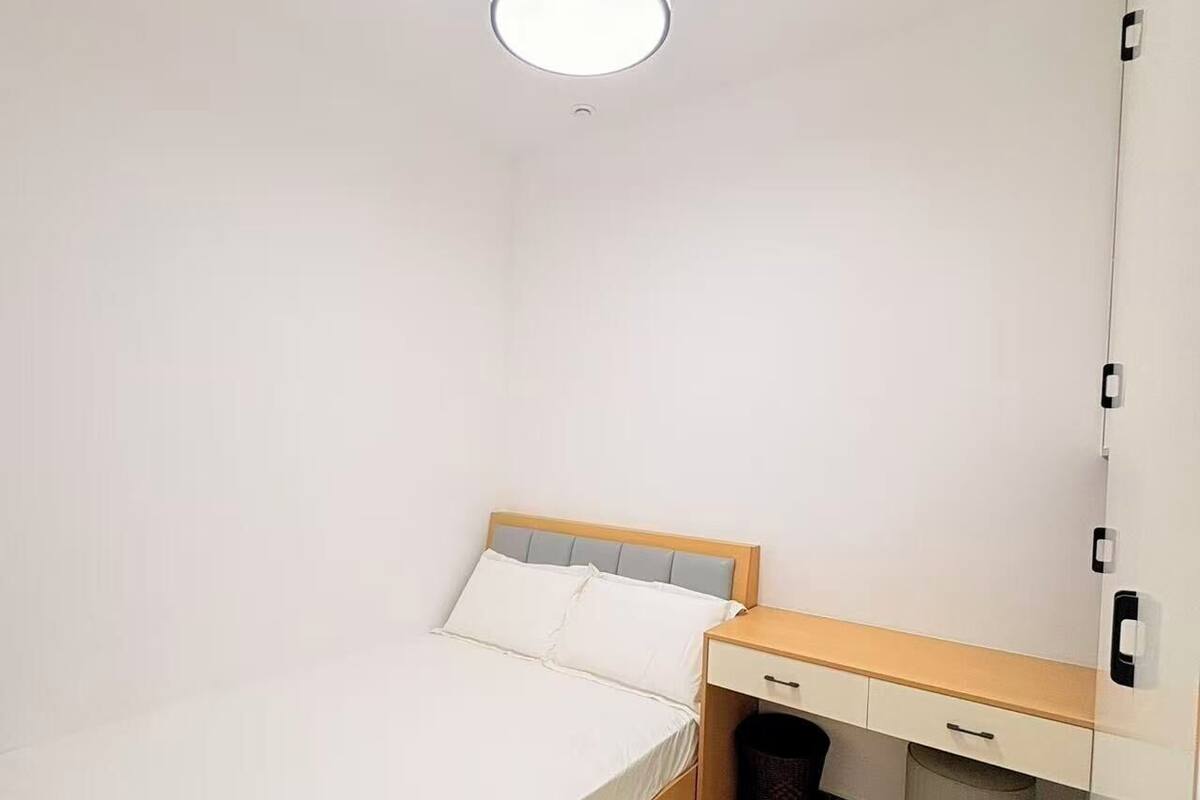 Suíte clássica | Escrivaninha, espaço de trabalho para notebook, Wi-Fi de cortesia