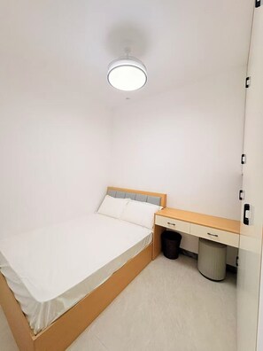 Suíte clássica | Escrivaninha, espaço de trabalho para notebook, Wi-Fi de cortesia