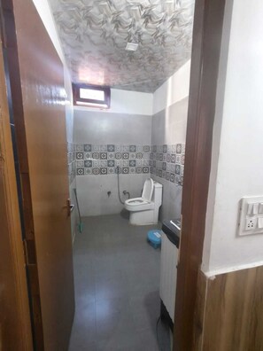 Kylpyamme, pyyhkeet, saippua, sampoo