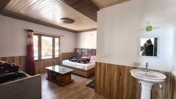 Deluxe Room, Balcony, Hill View | Free WiFi