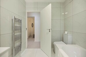 Shower - West of Brick & Bloom (Greater London)