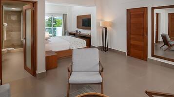 Iron/ironing board, internet, bed sheets