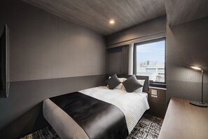 In-room safe, desk - Hotel KAN-RAKU Premier Fujisan, Shin-Gotemba Interchange, National Route 246 (Gotemba)