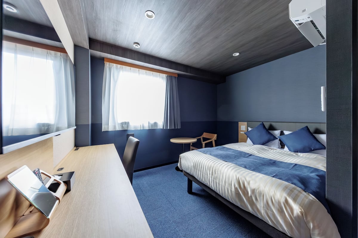 Habitación Deluxe doble, no fumadores | Caja fuerte, escritorio, espacio para trabajar con un portátil