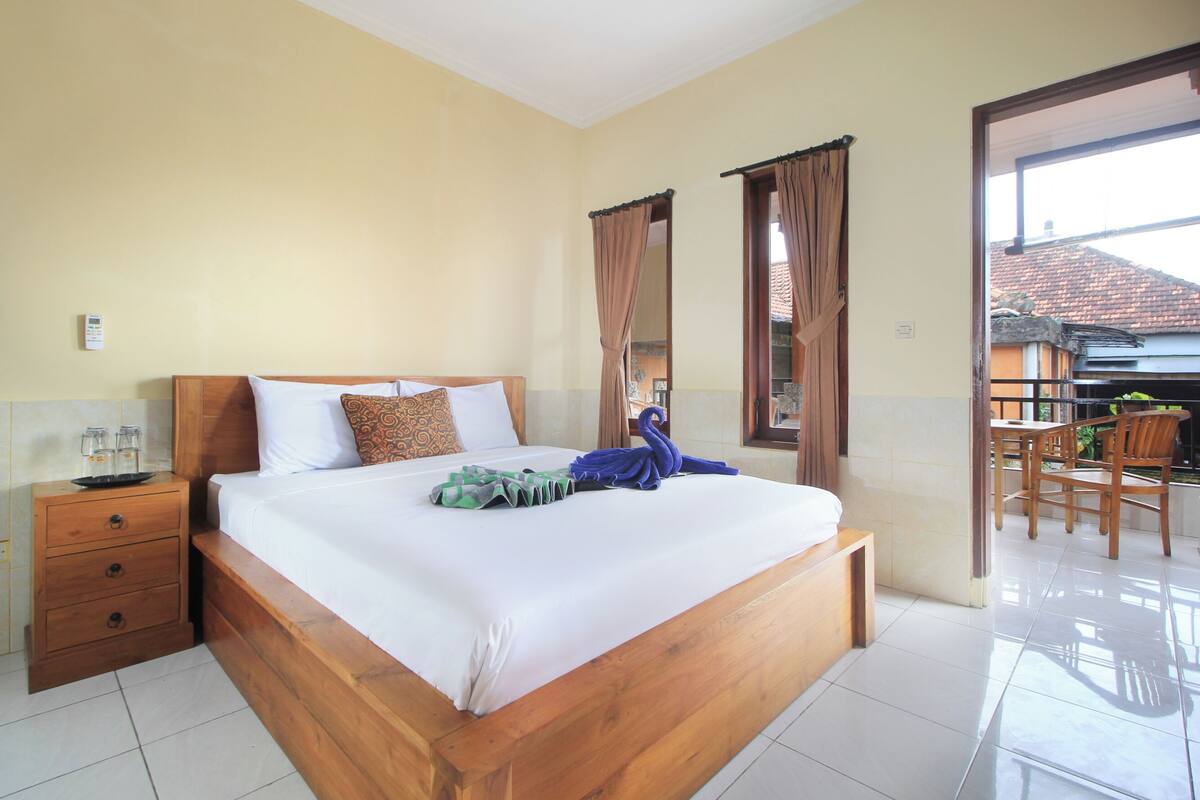 Chambre Double, balcon | Bureau, espace de travail pour ordinateur portable, Wi-Fi gratuit