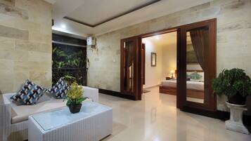 Economy Suite, City View | Desk, laptop workspace, free WiFi