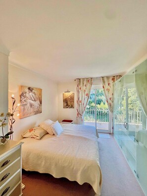1 bedroom, iron/ironing board, free WiFi, bed sheets - OHANA, quiet  near the sea (Cannes)