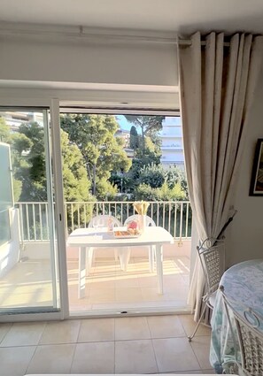 Interior - OHANA, quiet  near the sea (Cannes)