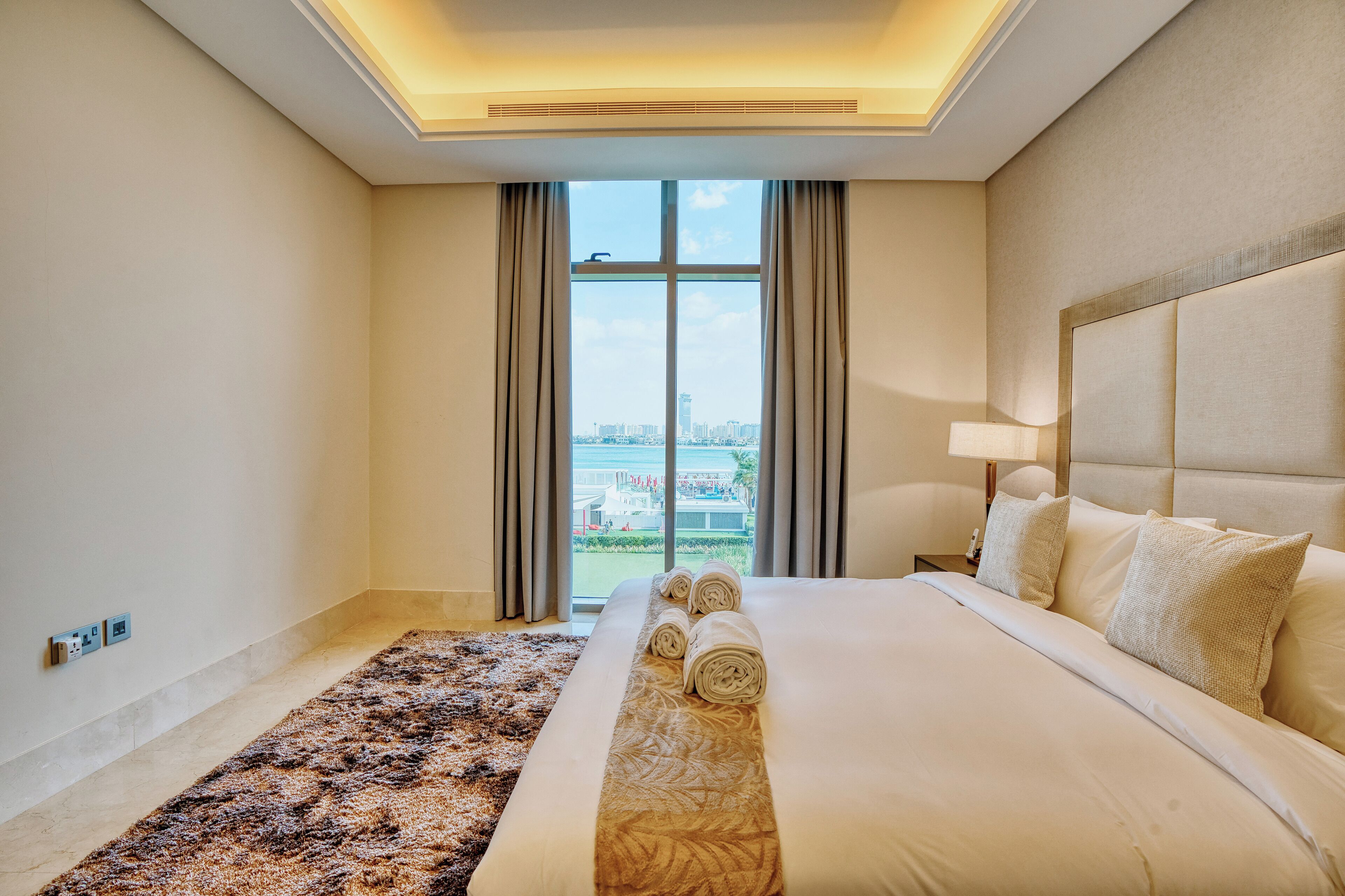 Caja de seguridad en la habitación y cortinas blackout 