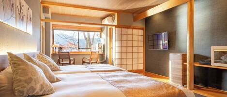 Työpöytä, ilmainen Wi-Fi, vuodevaatteet