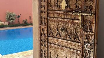 Outdoor pool, sun loungers