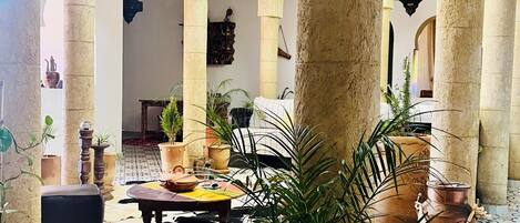 ลานระเบียง/นอกชาน