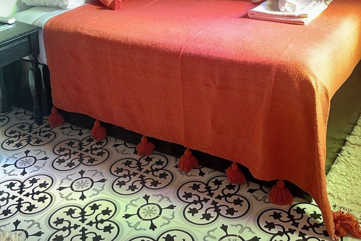 Kahden hengen comfort-huone, 1 suuri parisänky, oma kylpyhuone, näköala uima-altaalle | Ilmainen Wi-Fi