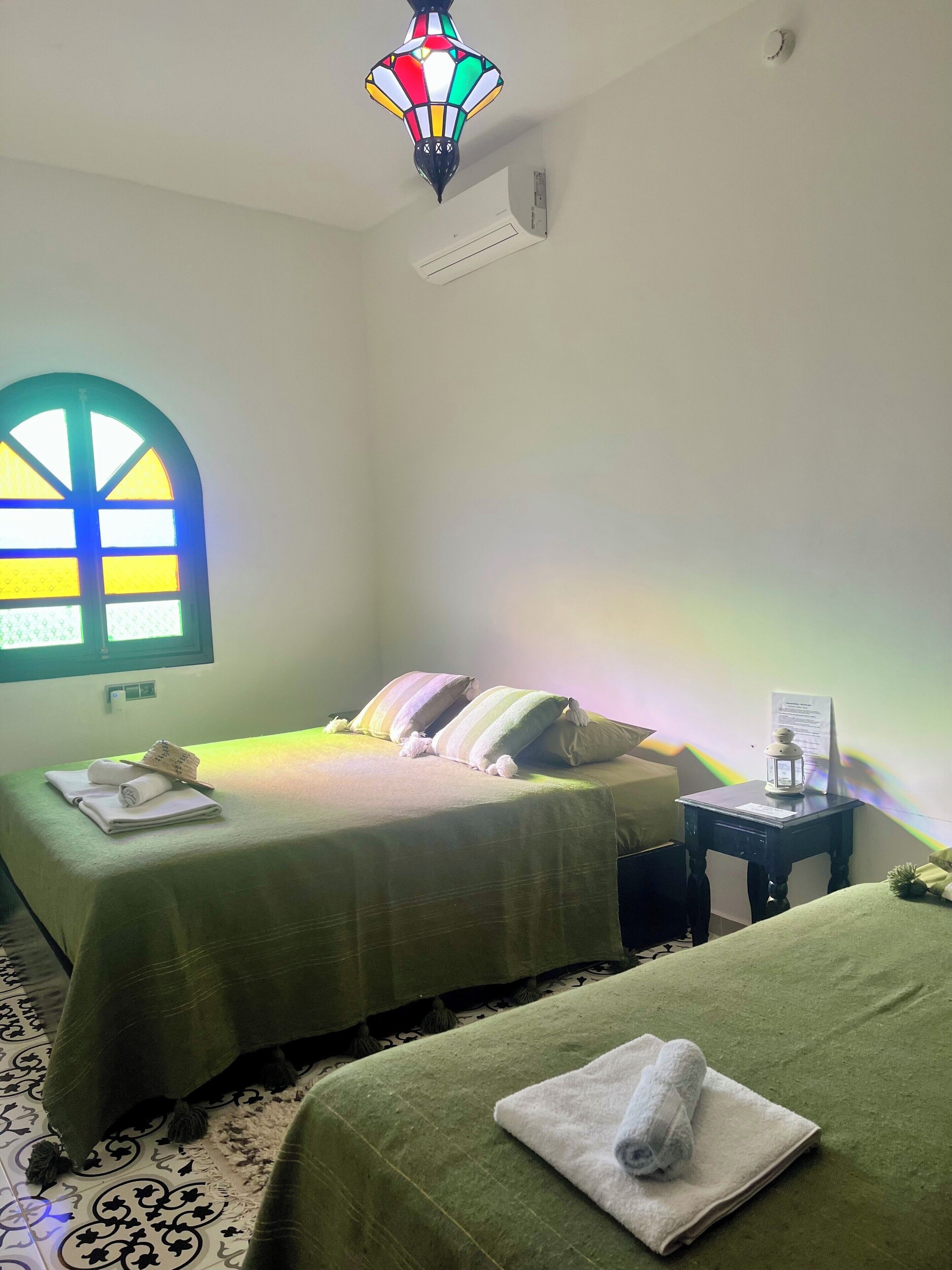 Familienzimmer, eigenes Bad, Poolblick | Kostenloses WLAN