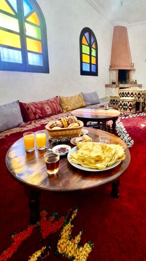 Free daily buffet breakfast  - Riad Aicha Addi (Sidi Kaouki)