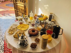 Ilmainen päivittäinen buffetaamiainen 