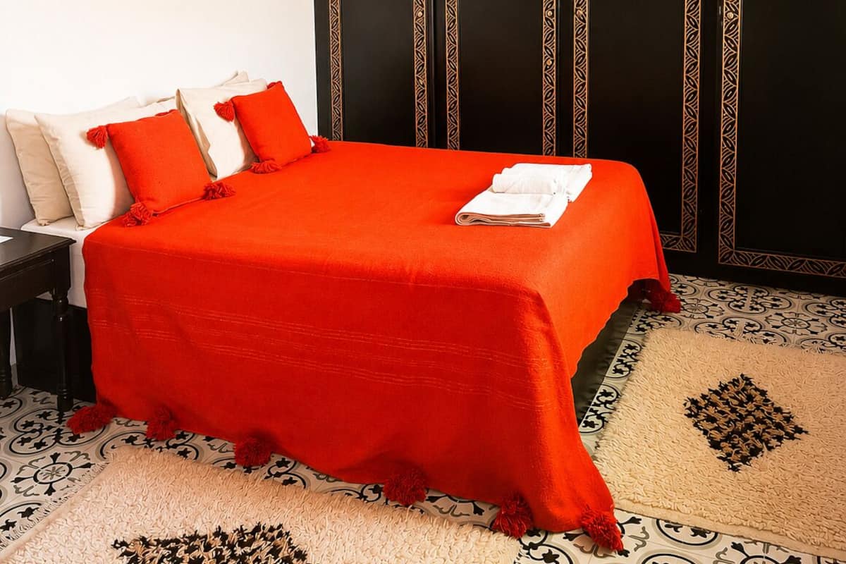 ห้องดีลักซ์ดับเบิล, เตียงคิงไซส์ 1 เตียง, ห้องน้ำส่วนตัว, วิวสระว่ายน้ำ | Wi-Fi ฟรี, ห้องพักตกแต่งอย่างมีเอกลักษณ์, ตกแต่งพิเศษโดยเฉพาะ