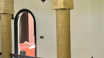 Dobbeltrom – comfort, 1 kingsize-seng, privat bad, bassengutsikt | Innvendig