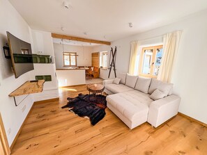 Smart-TV, Kamin, Stereoanlage