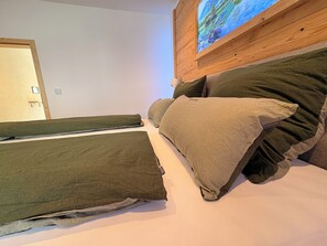 1 bedroom, travel crib, free WiFi, bed sheets