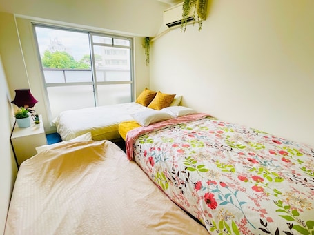 1 bedroom, iron/ironing board, free WiFi, bed sheets. Sakura 301 Sakura 301 Excellent access to the city / Toyonaka City Ōsaka