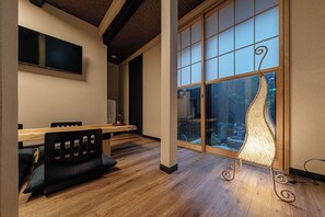 Dining - Chiyo Shizutei | Traditional townhouse inn overloo / Higashiyama Ward, Kyoto City Kyōto (Higashiyama Ward, Kyoto City)