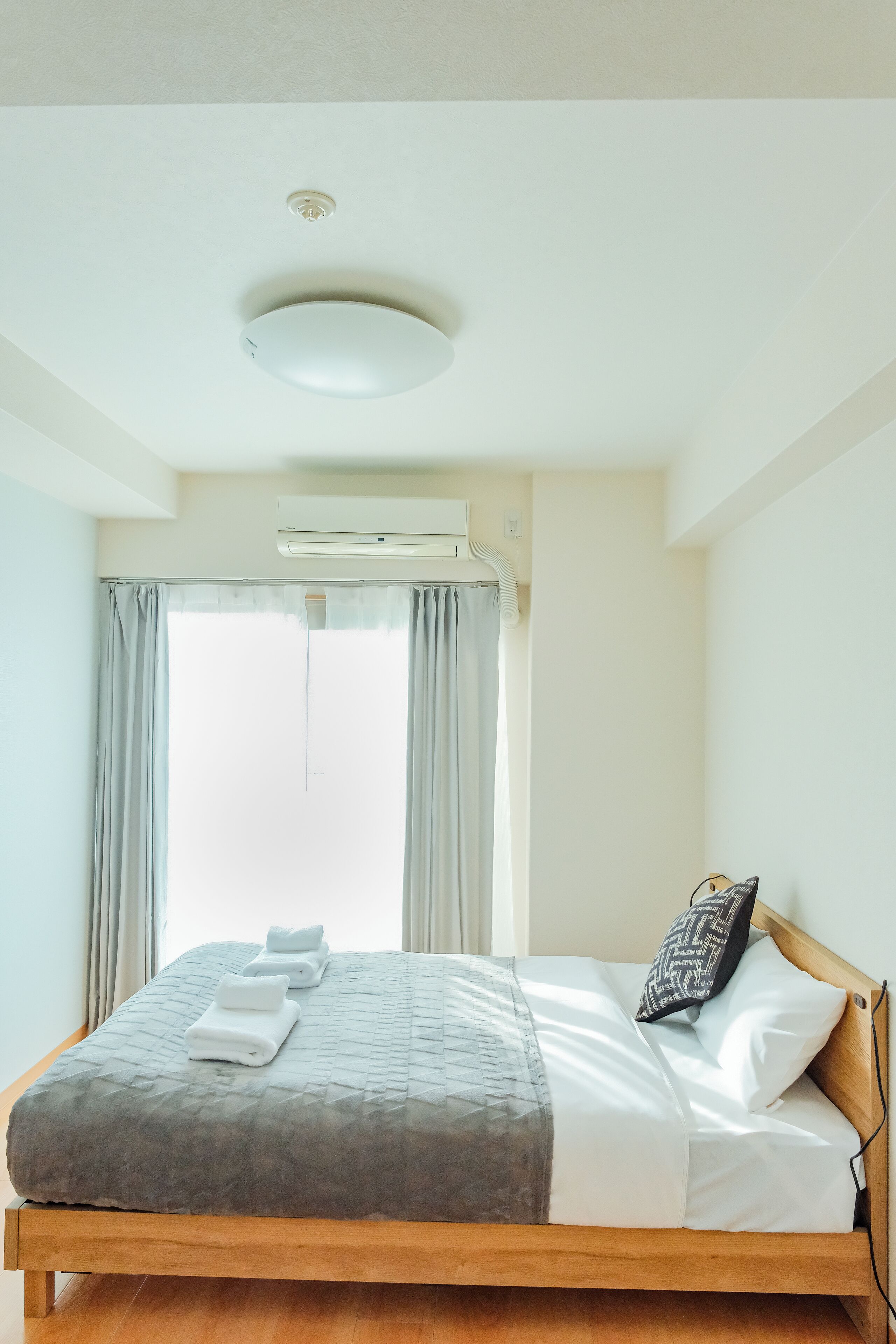 1 camera, Wi-Fi, lenzuola