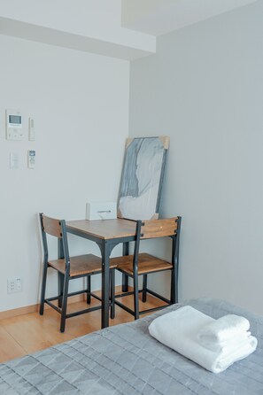 1 bedroom, free WiFi, bed sheets - Grand Pacific 戎本町1｜大国町駅3分｜グレーのモダンカップルスイート（バスタブ付） (Osaka)