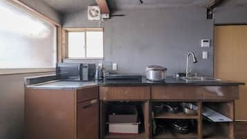 Fridge, microwave, stovetop, cookware/dishes/utensils