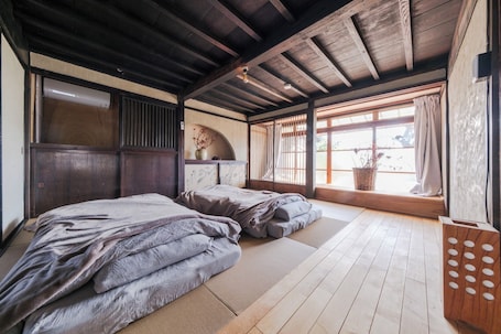 Desk, free WiFi, bed sheets. Private rental of a traditional Japanese house | S / Okaya City Nagano