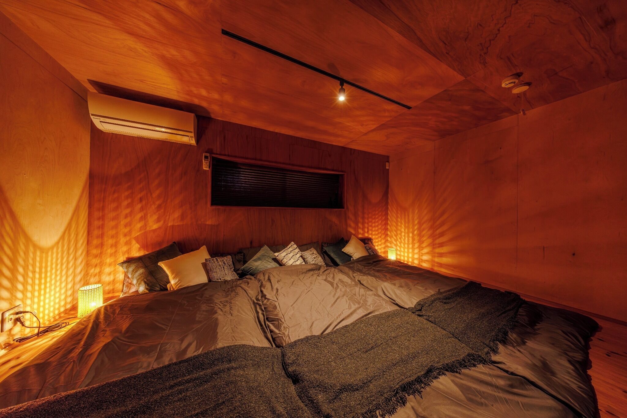 Työpöytä, ilmainen Wi-Fi, vuodevaatteet